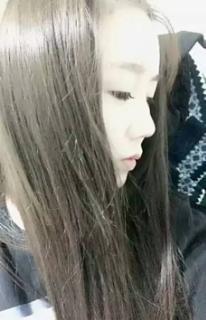 妍妍的照片,镜头下的纯真笑容